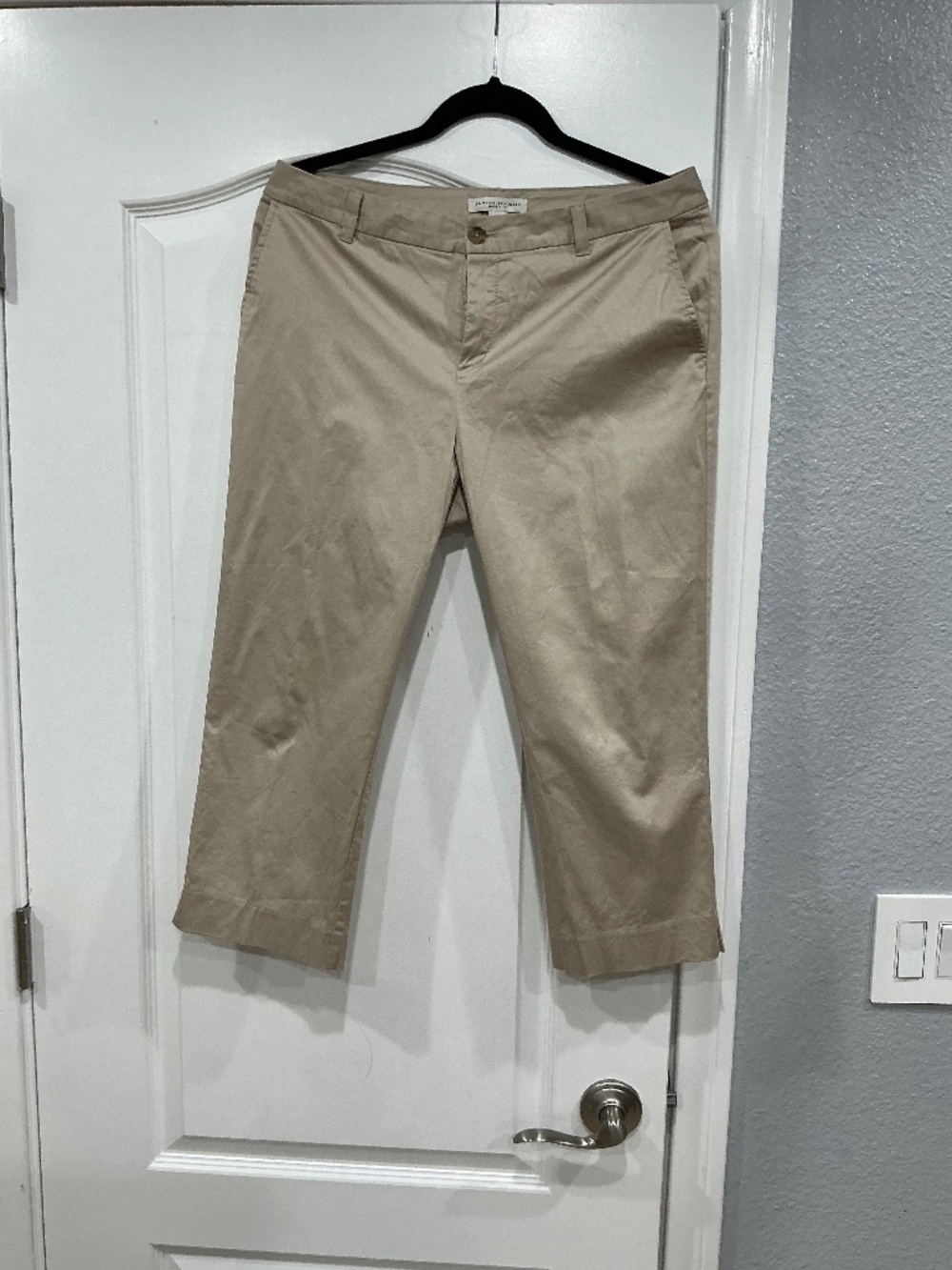 Banana Republic: Khaki Tan Cropped Capri Chino Trousers Pants